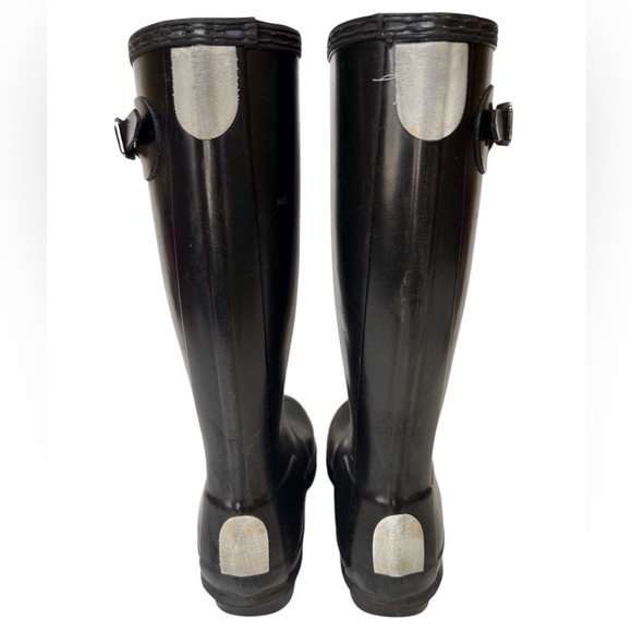Hunter Unisex Tall Rain Boots Black Boy Size-4/Girl Size-5 GUC - Picture 3 of 8